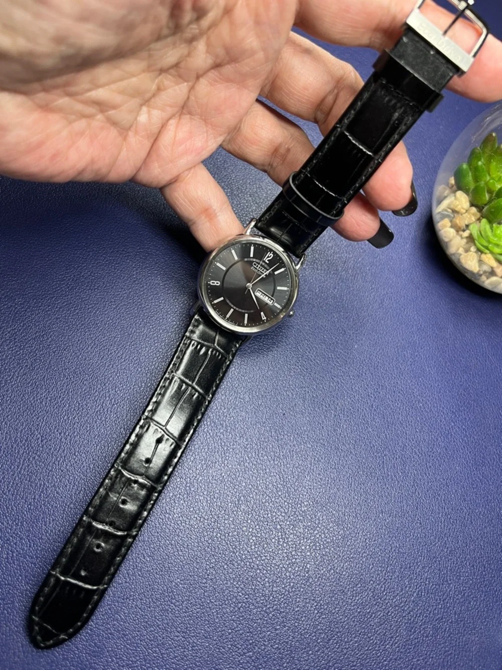 CITIZEN ECO-DRIVE Men’s watch E101-S015570 Silver tone/Black display Day/Date